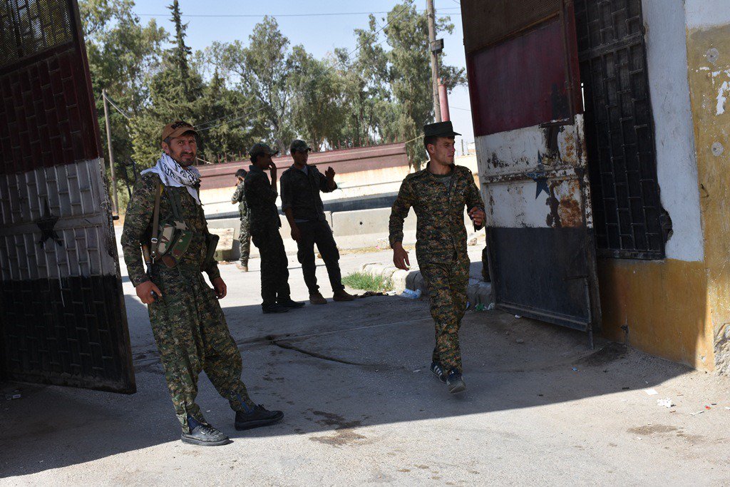 Photos of Hesekê Hasakah Central Prison, now under Asayish control