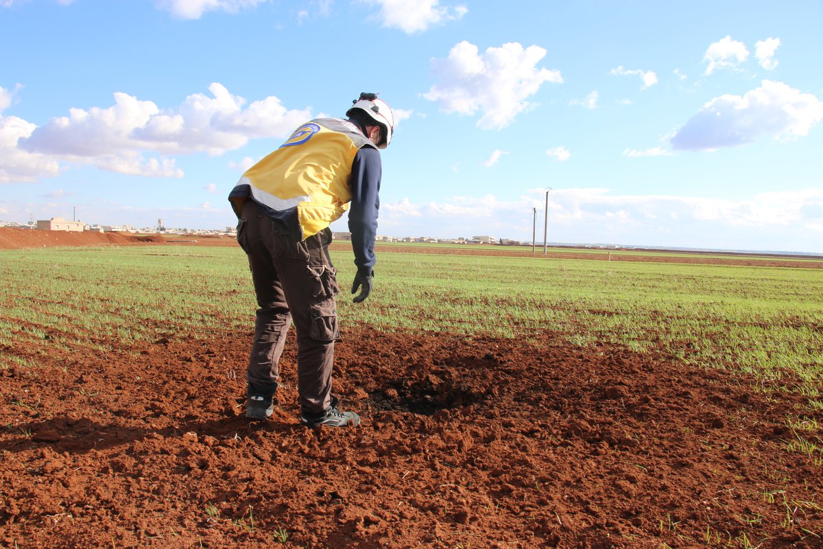 Agricultural lands in the vicinity of Marea city in the northern countryside of Aleppo were subjected to mortar shelling, today, Saturday, January 15, coming from areas controlled by the government forces and the Syrian Democratic Forces. The White Helmets teams inspected the places that were bombed to make sure that there are no casualties.