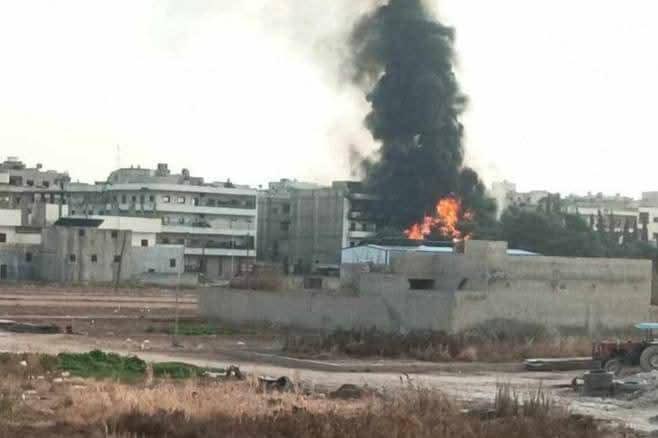 Türk savaş uçakları Menbiç Sivil Meclisi binasını bombalıyor