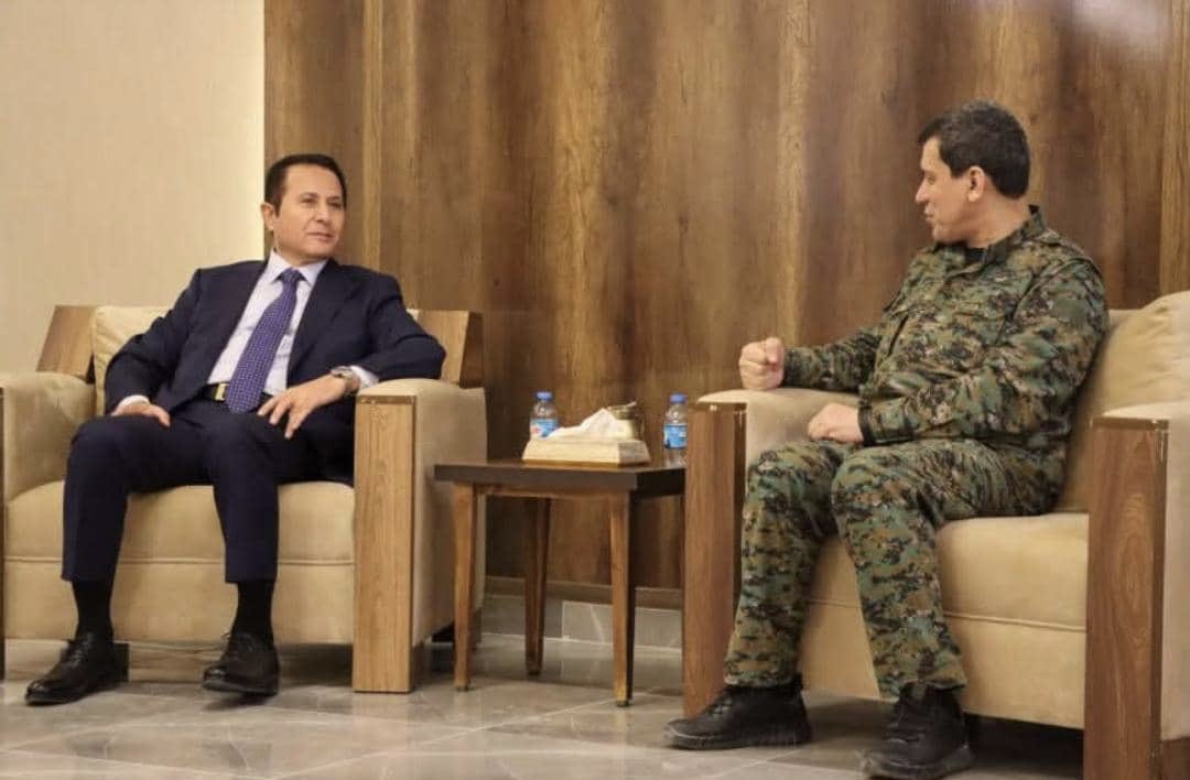 The Commander-in-Chief of the Syrian Democratic Forces, General Mazloum Abdi, meets with Masoud Barzani's representative, Hamid Darbandi.