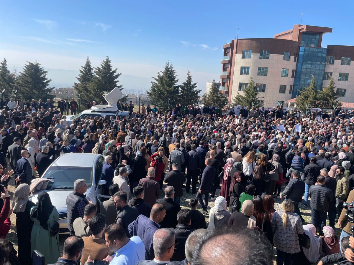 Demonstrations over unpaid salaries have intensified in Sulaymaniyah, with hundreds of teachers marching today to join striking educators who have been protesting for a week