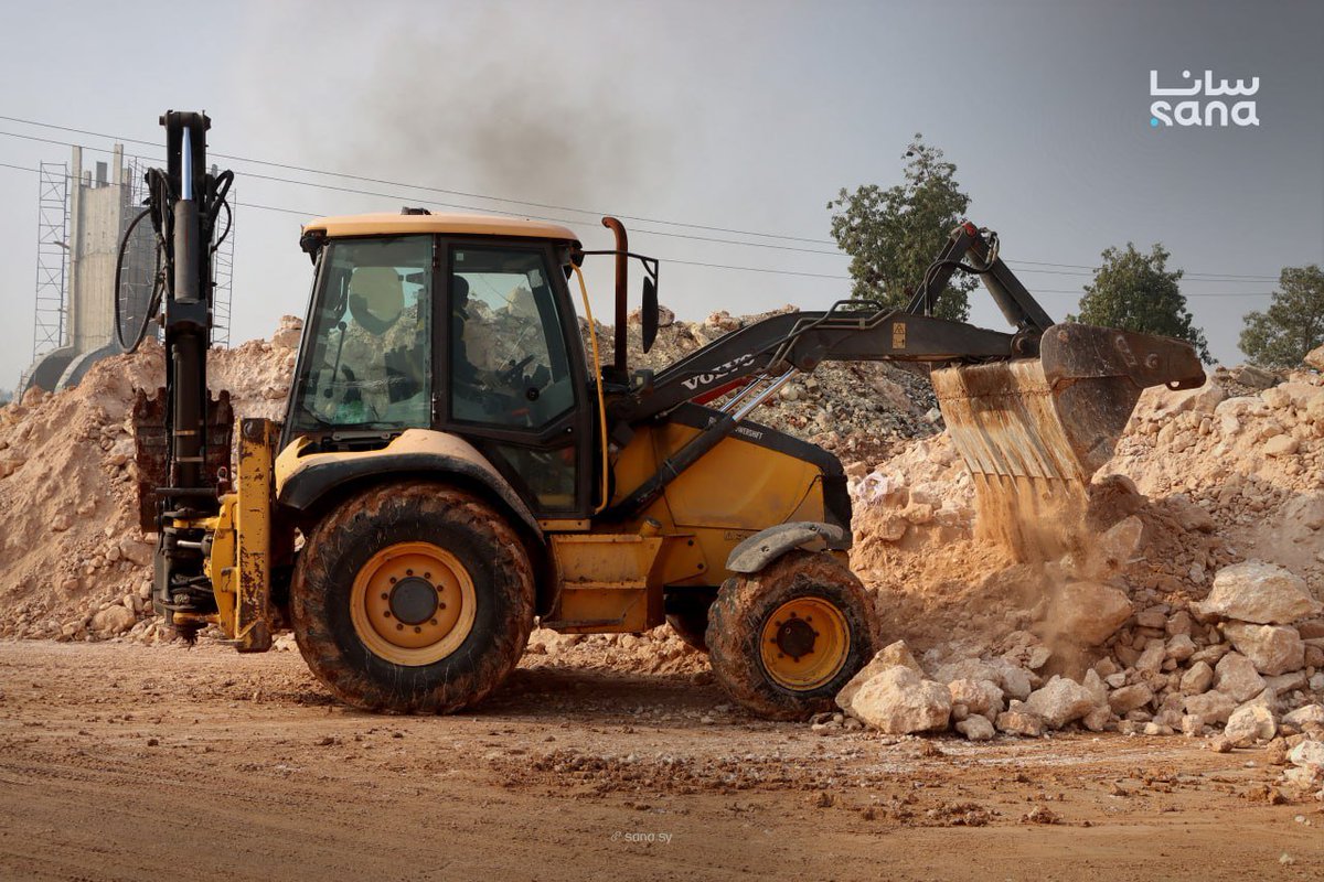 SANA correspondent in Aleppo: Civil Defense reopens the Castello Road between the Jandoul and Lairamoun roundabouts towards the northern Aleppo countryside, after taking the necessary measures to ensure traffic flow and civilian safety
