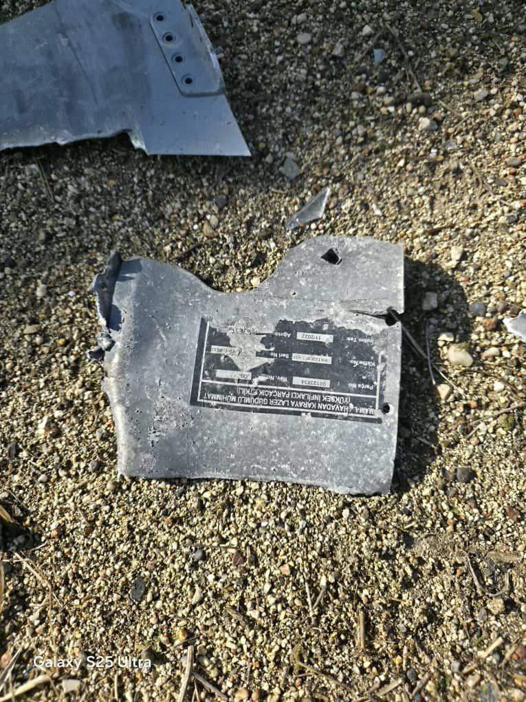 FDS :  Dans un contexte d'escalade délibérée, un drone turc Bayraktar a ciblé l'une de nos positions dans le village d'Al-Bu'asi, dans la campagne de Tabqa, faisant plusieurs blessés parmi nos combattants, qui ont été transférés pour recevoir des soins médicaux.