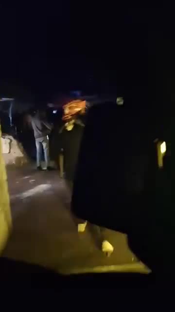 Kabile savaşçıları, Deyr ez-Zor'un batısındaki Hawaj Dhiab kasabasında bulunan ve SDF/PKK'nın Deyr ez-Zor'daki en büyük kalelerinden biri olan Bariyer Komuta Merkezi kışlasını ele geçirdi.