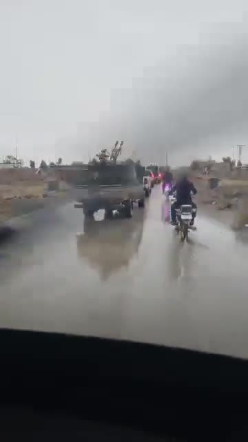 Suriye Arap ordusu, Cedid Akidat kasabasına girerek El-Cafra petrol sahasına doğru ilerledi.