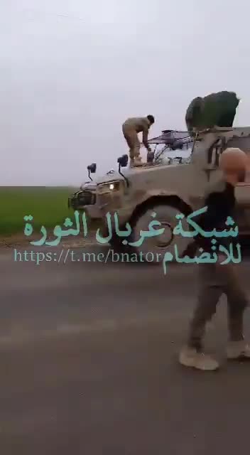 Moments of the Syrian Arab Army entering the town of Khirbet al-Tamr in the western Hasakah countryside, which is 50 km away from the city of Hasakah.
