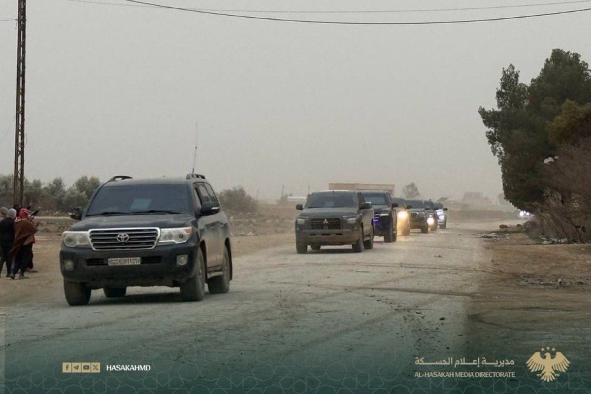 الحسكة - القامشلي :انطلق وفد من الداخلية السورية من مدينة الشدادي يضم قائد الأمن الداخلي في محافظة الحسكة العميد مروان العلي والمتحدث باسم وزارة الداخلية نور الدين بابا باتجاه بلدة تل براك، ثم الدخول منها إلى مدينة القامشلي